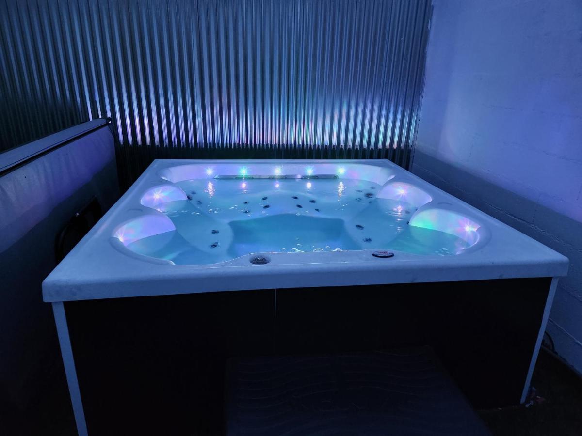 Gite De Charme Proche Loire A Velo Avec Jacuzzi Privatif Savonnieres Exterior photo